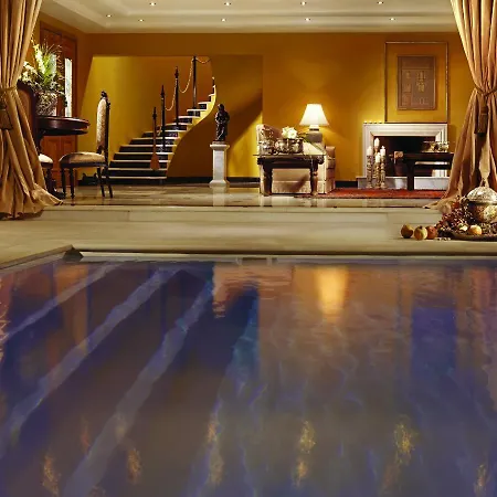 Resort Out Of The Blue & 5*